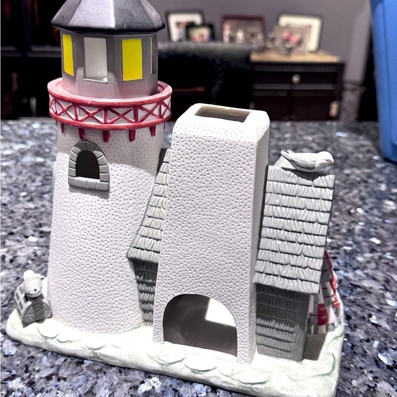🌊Vintage One of a Kind Partylite Porcelain Harbour Lighthouse Candle Holder 🌊 - Picture 3 of 16